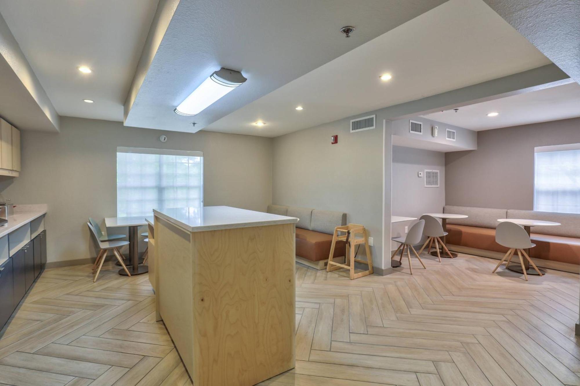 Alluxsuites At 1876, Ascend Hotel Collection Tallahassee Exterior foto
