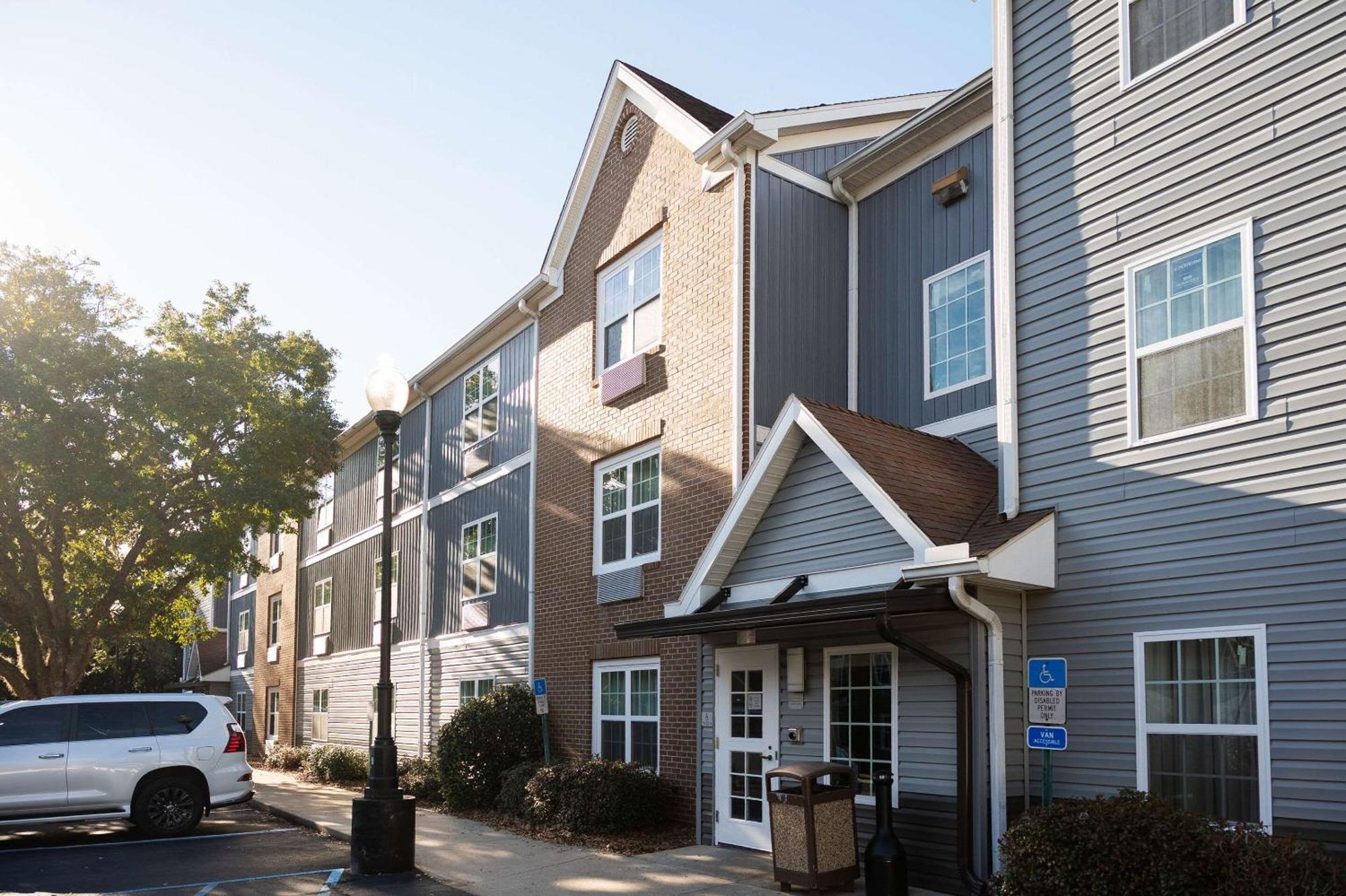 Alluxsuites At 1876, Ascend Hotel Collection Tallahassee Exterior foto